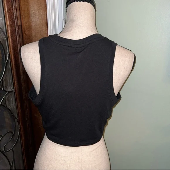 Nike Black Sleeveless Cropped Tank Top - Picture 7 of 10